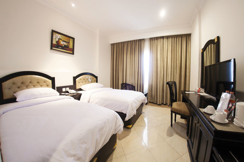נקסר Hotel Sutomo מראה חיצוני תמונה